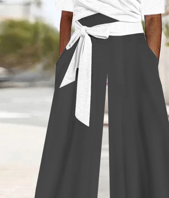 ™Combinaison Noir et Blanc à Col V avec Poches Latérales